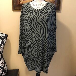 Bohemian asymmetrical with pockets long sleeve crew neck stretchy cotton tunic